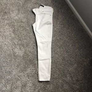 Express white jean legging, mid rise. Size 10.